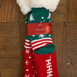BNWT HALLMARK HOLIDAY SHERPA GRIPPER SOCKS (OS)